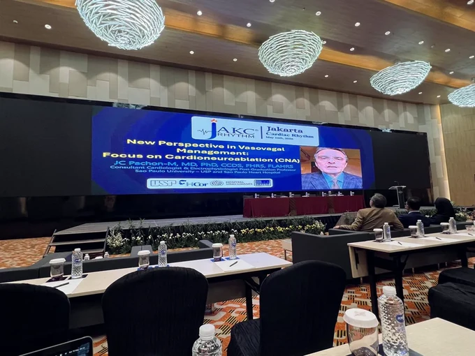 José Carlos Pachón profere palestra virtual na Indonésia sobre síncope vasovagal